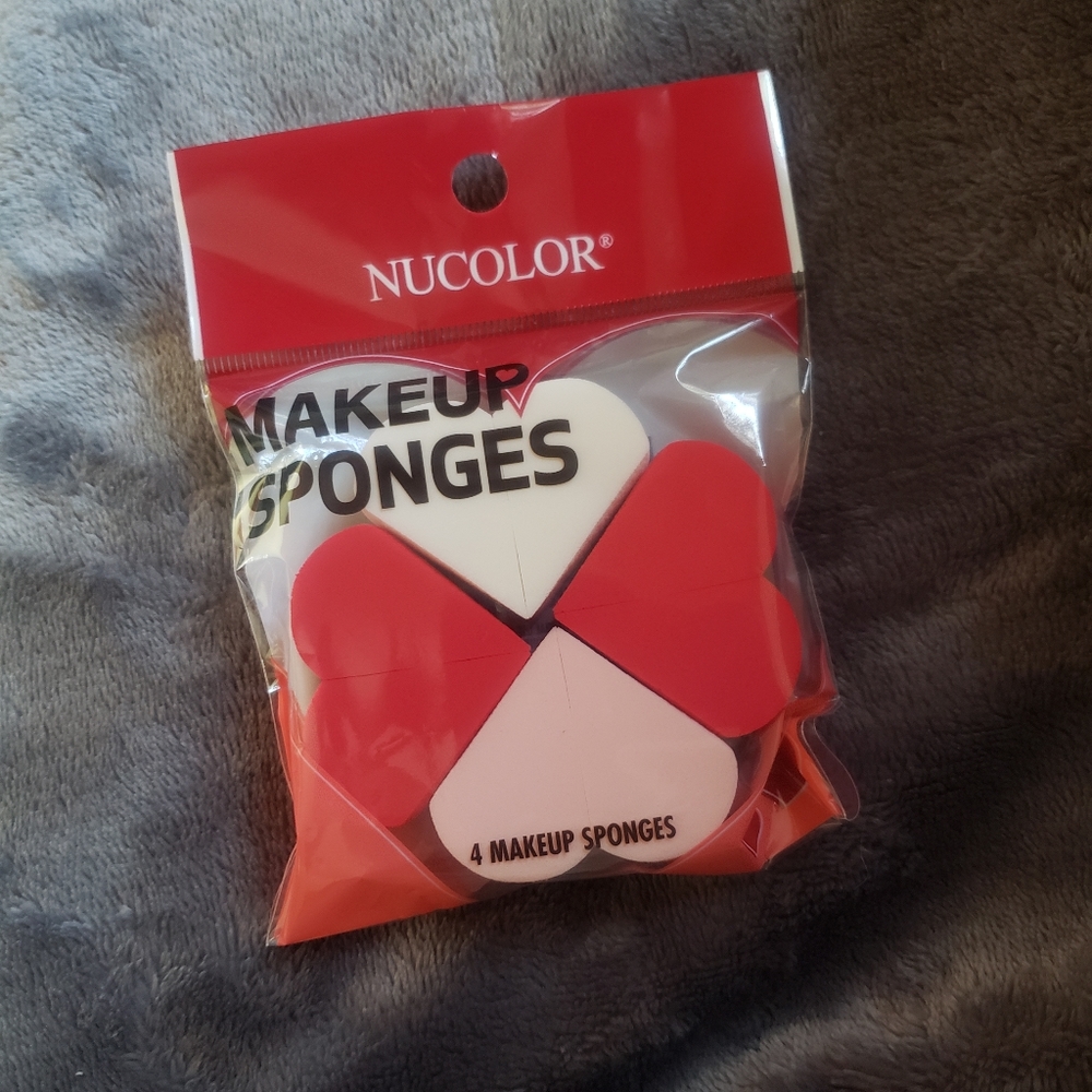 Heart Shaped Makeup Sponges - Picture 3 of 4